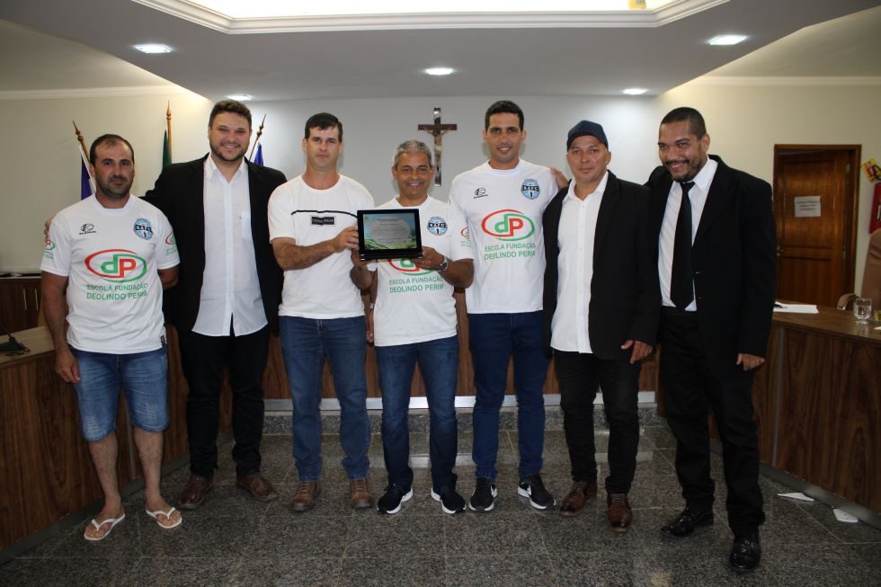 Moção de Aplausos e Elogios Nº 002/2026